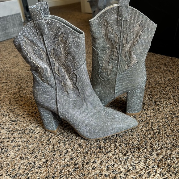 MIA Gypsi Glitter Western Boots - Picture 3 of 6